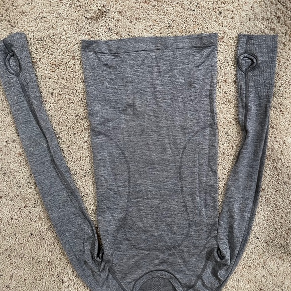 To small - Picture 1 of 2